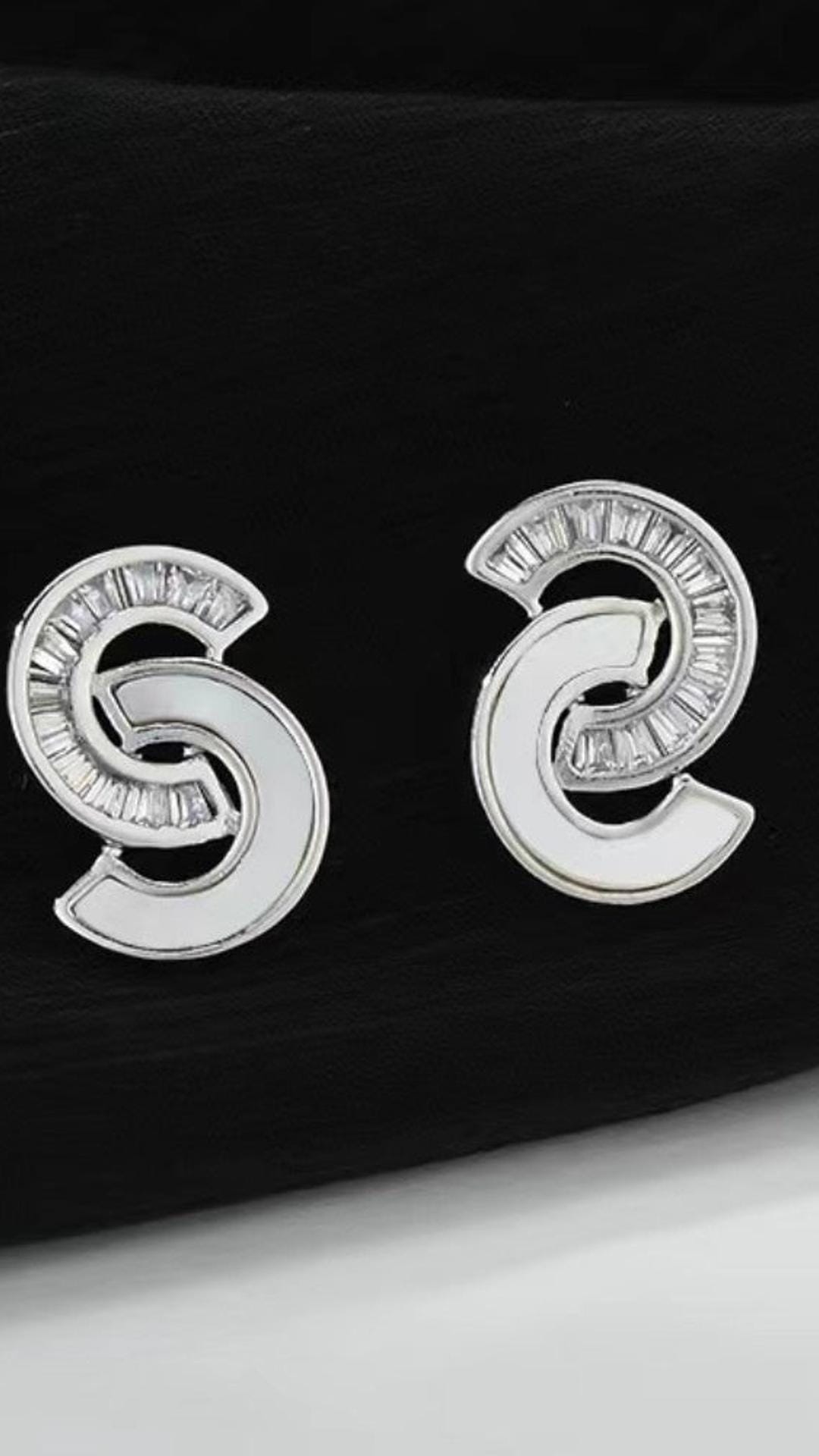 jkthpu-45 KissIcon Elegant Double C Zirconia Earrings - Pearl Glow