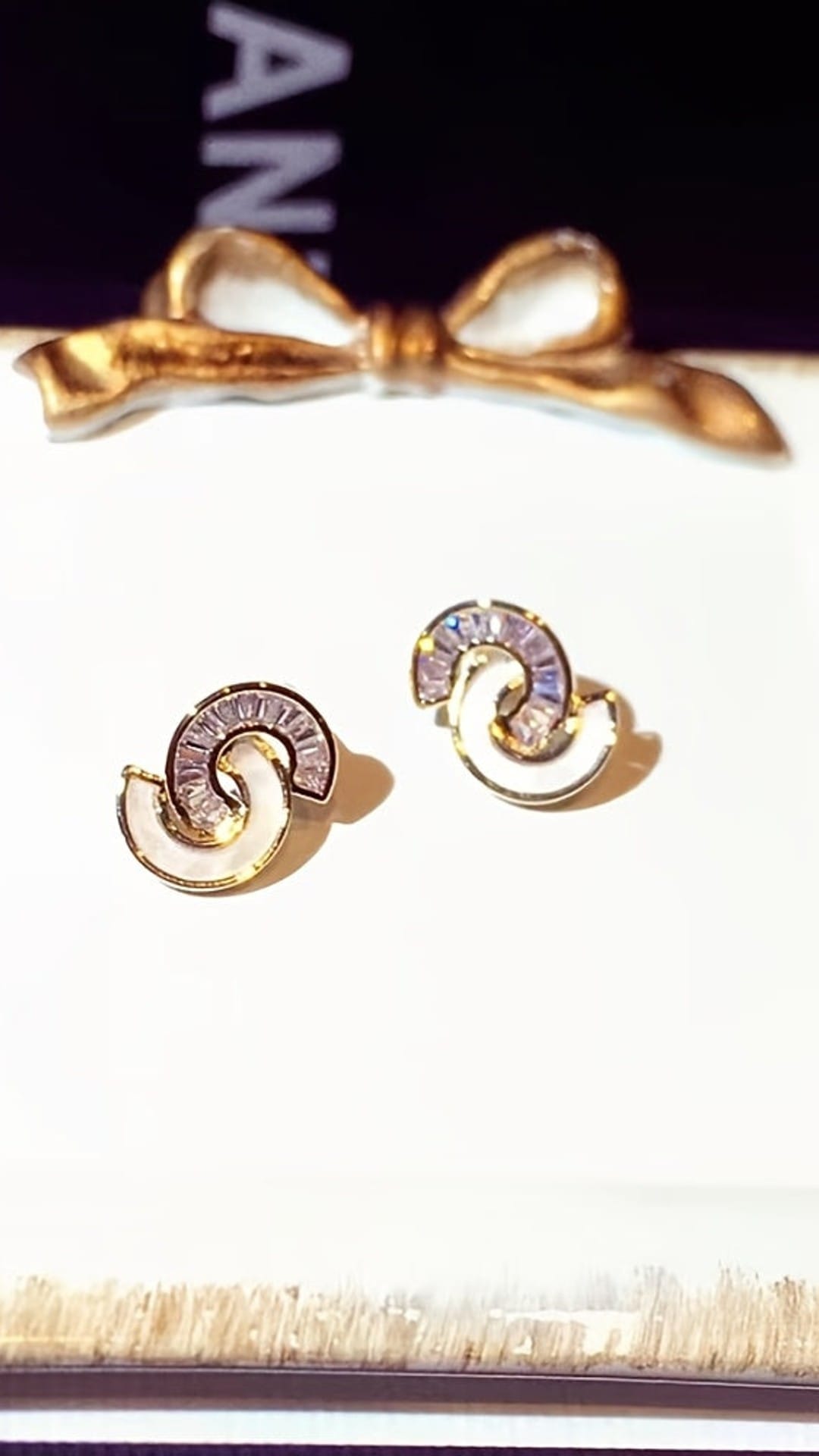 jkthpu-45 KissIcon Elegant Double C Zirconia Earrings - Pearl Glow