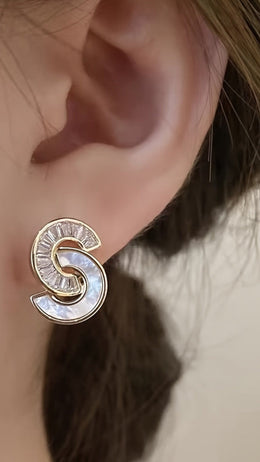 jkthpu-45 KissIcon Elegant Double C Zirconia Earrings - Pearl Glow