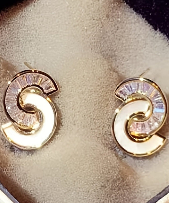 jkthpu-45 KissIcon Elegant Double C Zirconia Earrings - Pearl Glow