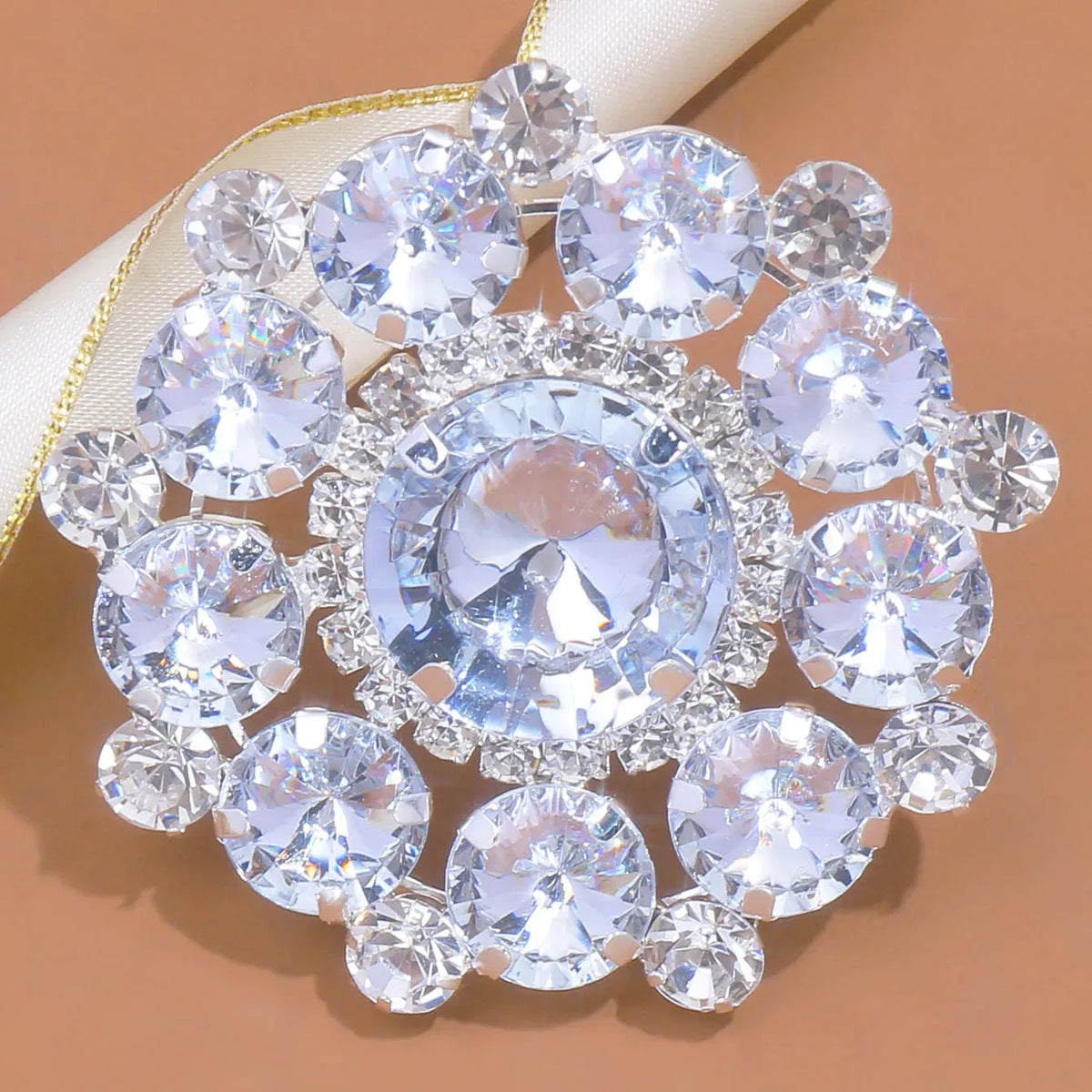 KissICON Kissicon Exaggerated Rhinestone Flower Ring – Big Crystal