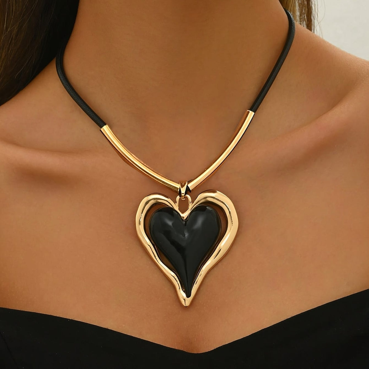 jkthpu-45 KissIcon Heart Pendant Necklace - Everyday Chic Accessory