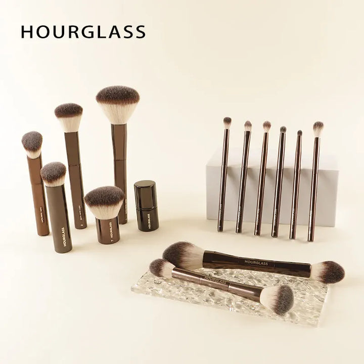 KissIcon Hourglass Retractable Makeup Brush - All In