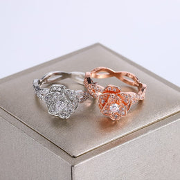 KissICON KissIcon InterTwined 3D Rose Ring White Zircon - Dazzle
