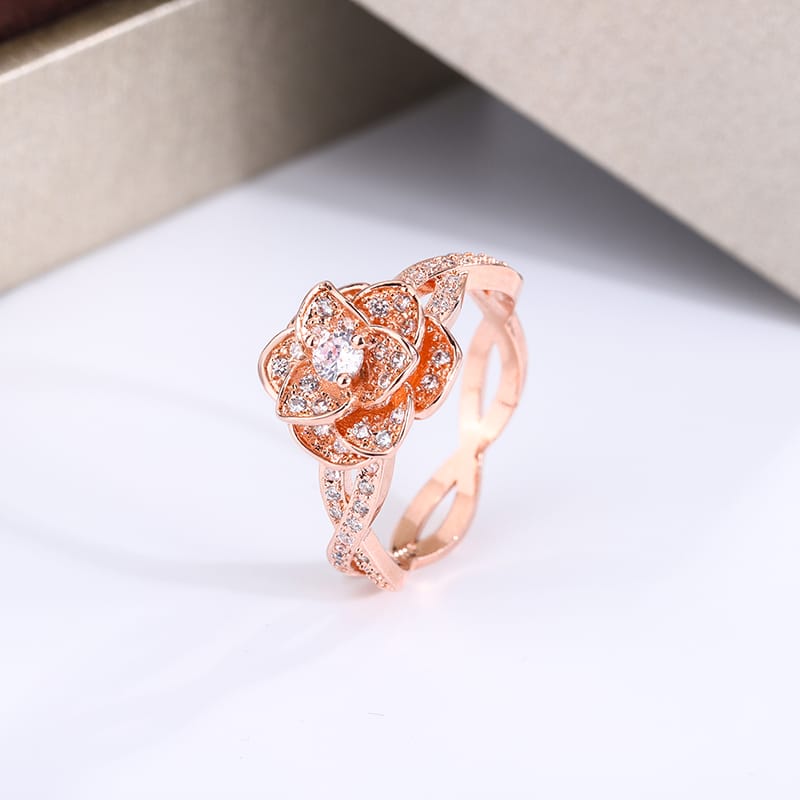 KissICON KissIcon InterTwined 3D Rose Ring White Zircon - Dazzle