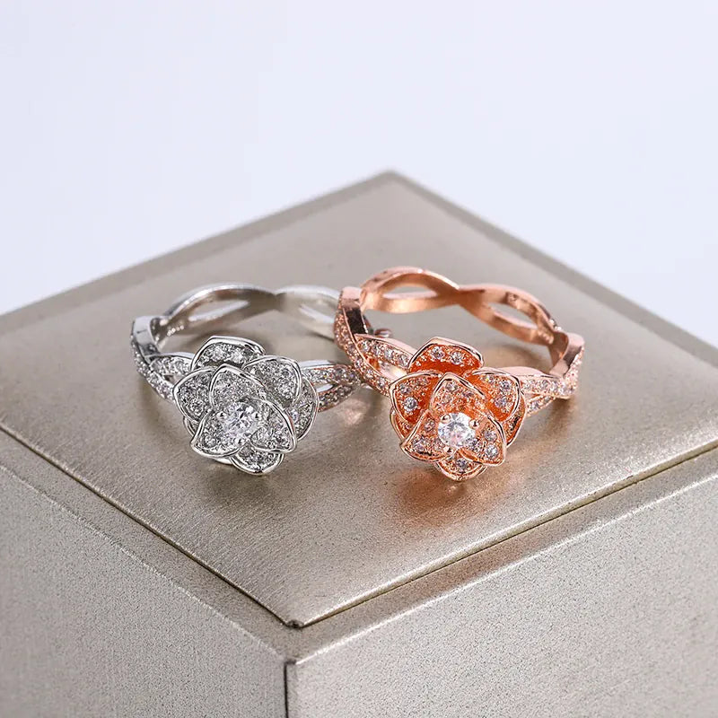 KissICON KissIcon InterTwined 3D Rose Ring White Zircon - Dazzle
