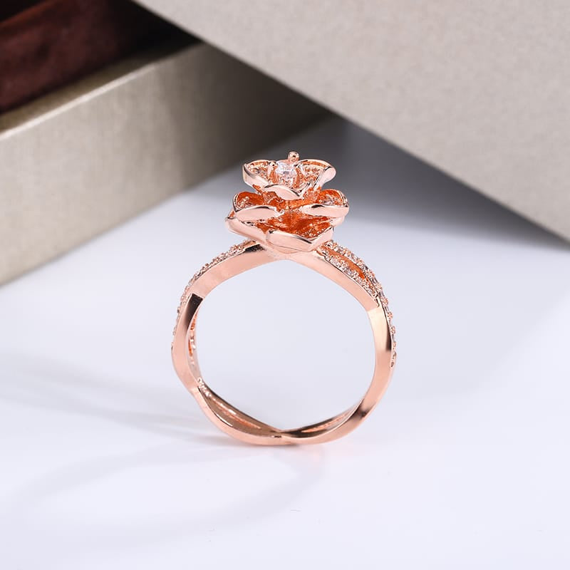 KissICON KissIcon InterTwined 3D Rose Ring White Zircon - Dazzle