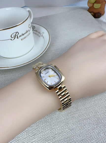 KissICON KissIcon New Women Watch Light Luxury Retro Style