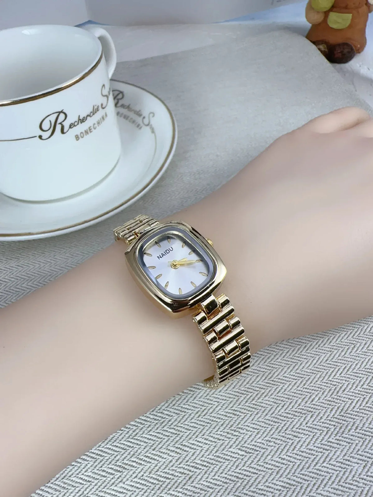 KissICON KissIcon New Women Watch Light Luxury Retro Style