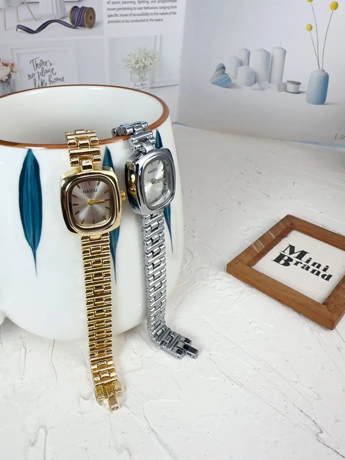 KissICON KissIcon New Women Watch Light Luxury Retro Style