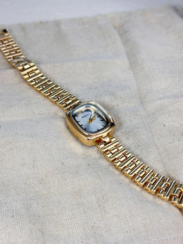 KissICON KissIcon New Women Watch Light Luxury Retro Style