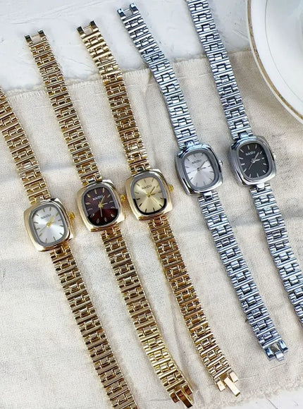 KissICON KissIcon New Women Watch Light Luxury Retro Style