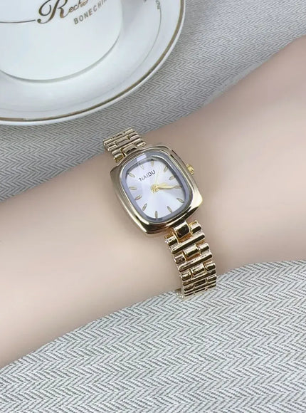 KissICON KissIcon New Women Watch Light Luxury Retro Style
