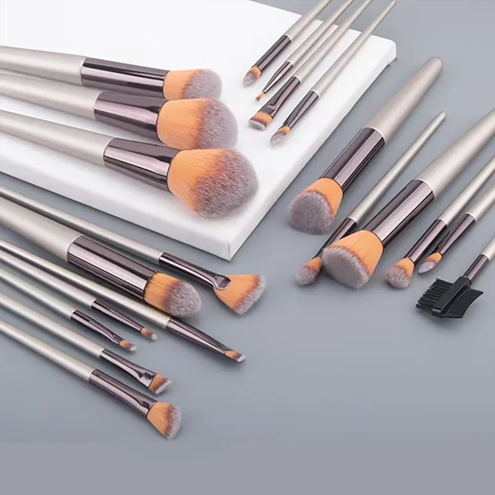 KissICON KissICON Pink Makeup Brush Set – 20 or 40 Piece Soft Wool Fibre