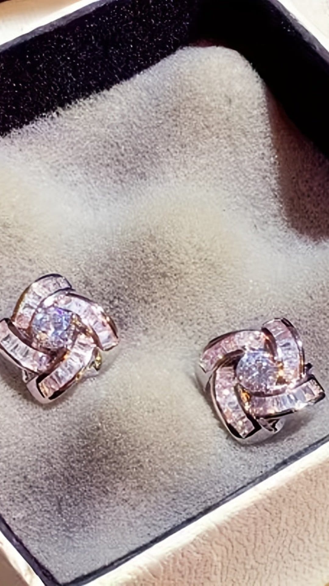 jkthpu-45 KissIcon Shining Geometric Zirconia Earrings Daily Wear