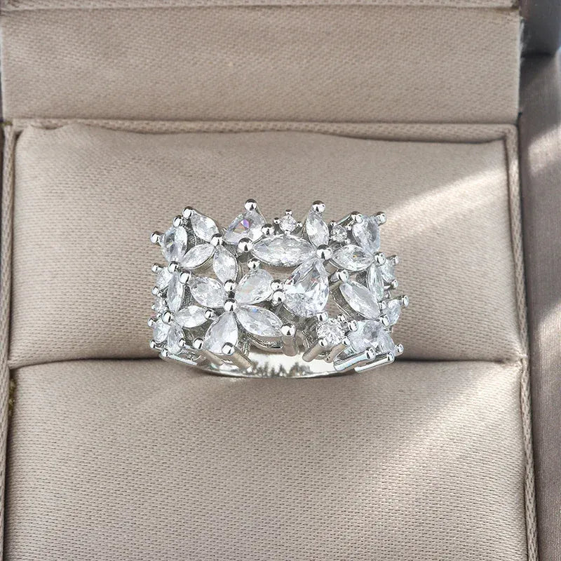 KissICON KissIcon Silver Petal Rotating Ring - Natural Zircon Glow