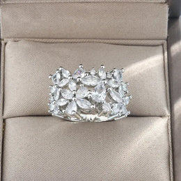 KissICON KissIcon Silver Petal Rotating Ring - Natural Zircon Glow