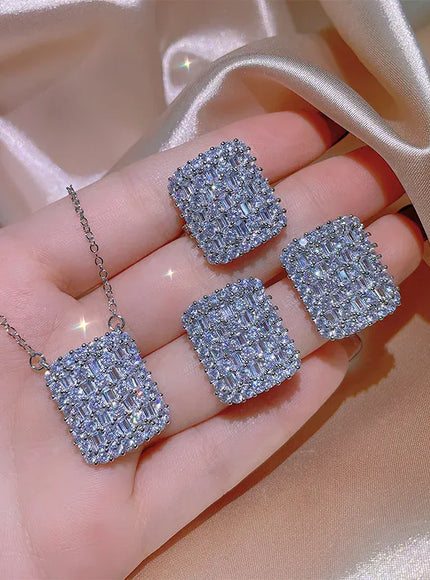 KissICON KissIcon Trend Geometric Cubic Zirconia Necklace Sparkle