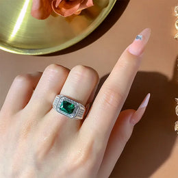KissICON KissIcon Unisex Classic Green CZ Ring - Perfect Gift