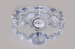 KissICON KissIcon UTHAI Women Chain Watch Light Luxury -