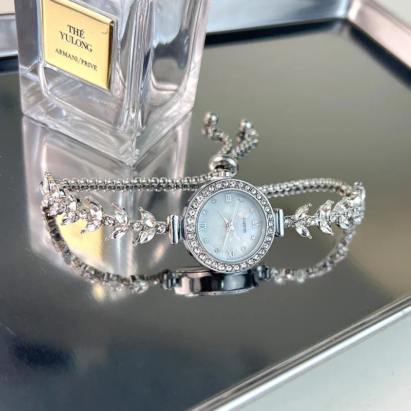KissICON KissIcon UTHAI Womens Watch Mermaid Chain - Light
