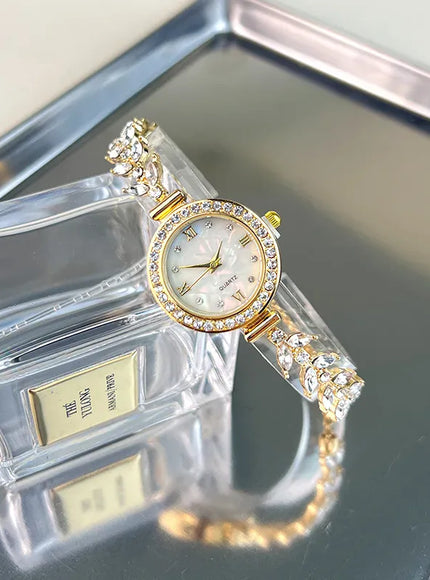 KissICON KissIcon UTHAI Womens Watch Mermaid Chain - Light