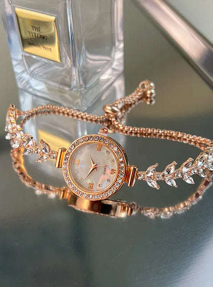 KissICON KissIcon UTHAI Womens Watch Mermaid Chain - Light
