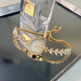 KissICON KissIcon UTHAI Womens Watch Mermaid Chain - Light