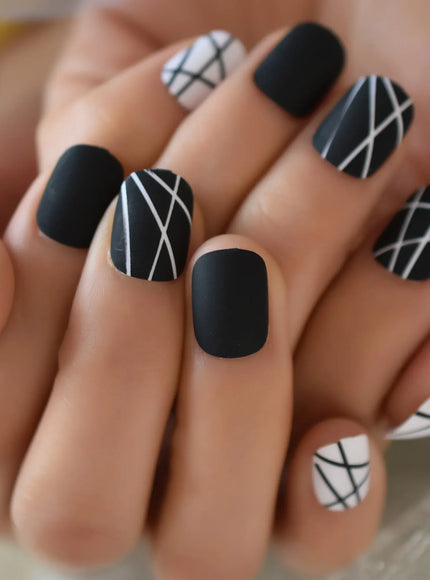 KissICON L5815 KissIcon Short Matte Black Press On Nails -