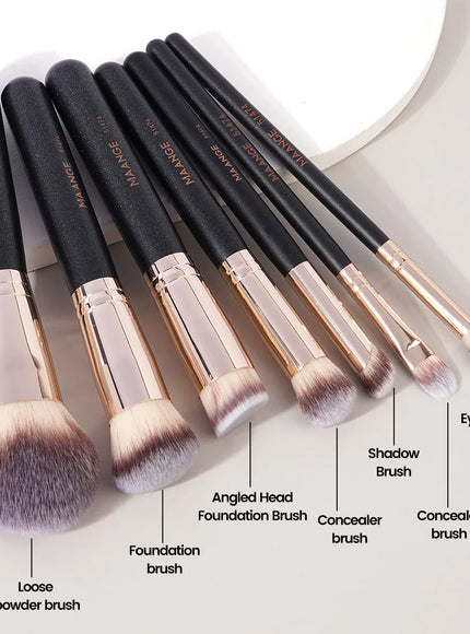 KissICON Maange Seven Piece Makeup Brush Set Bristles -