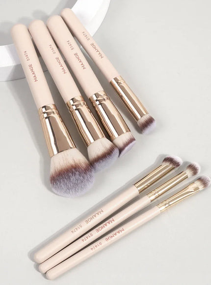 KissICON Maange Seven Piece Makeup Brush Set Bristles -