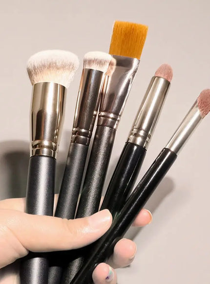 KissICON 💋 Makeup Brush - Multiuse Tool For Eyes
