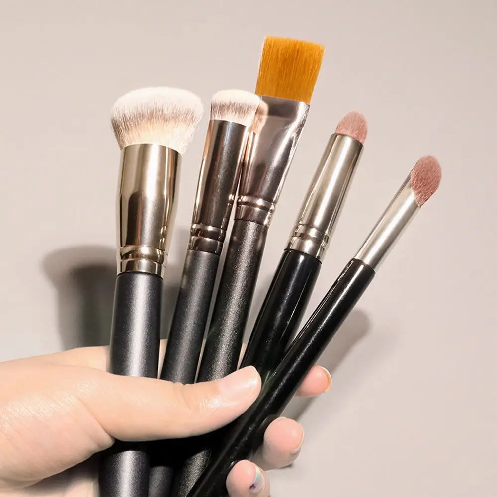 KissICON 💋 Makeup Brush - Multiuse Tool For Eyes