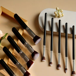 KissICON Matte Black 10 Silvery Gala Chain Bags 10pc Soft Beginner Makeup Brush Kit