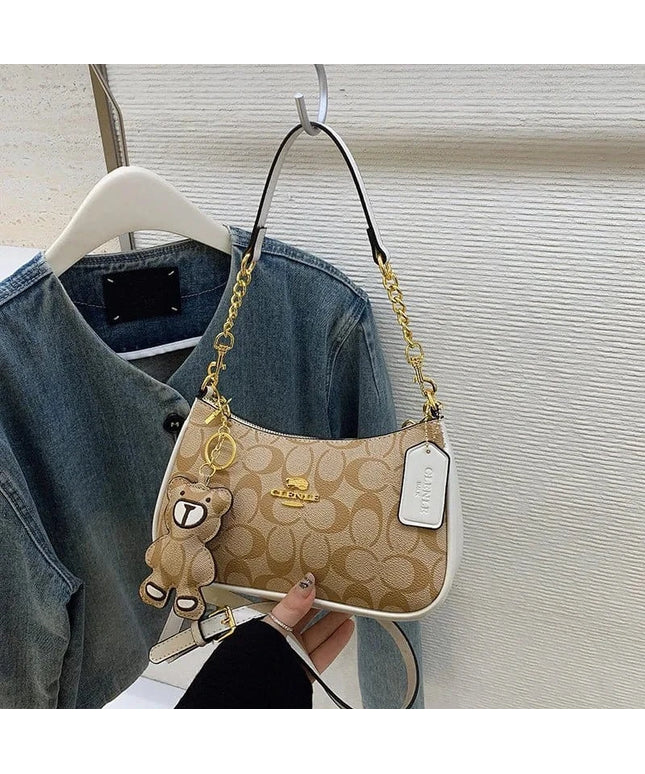 KissICON Off-white 24x7x15 Chic Chain Square Autumnwinter
