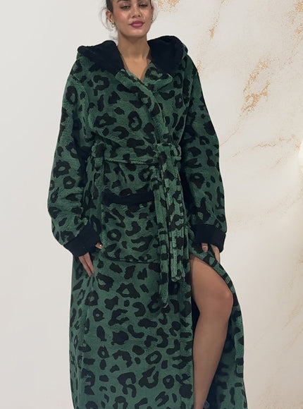 KissICON One-size / ZQ green leopard print hooded dressing gown Plus Size Leopard Print Hooded Dressing Gown – 8 Colours