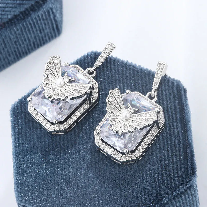 Dropshipman Option-1 💋 Crystal Butterfly Stud Earrings - Claw Zircon Design