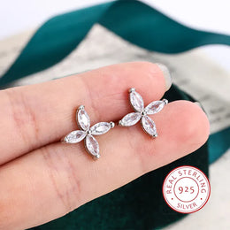 Dropshipman Option-1 KissIcon Clover Stud Earrings Lightweight Silver CZ