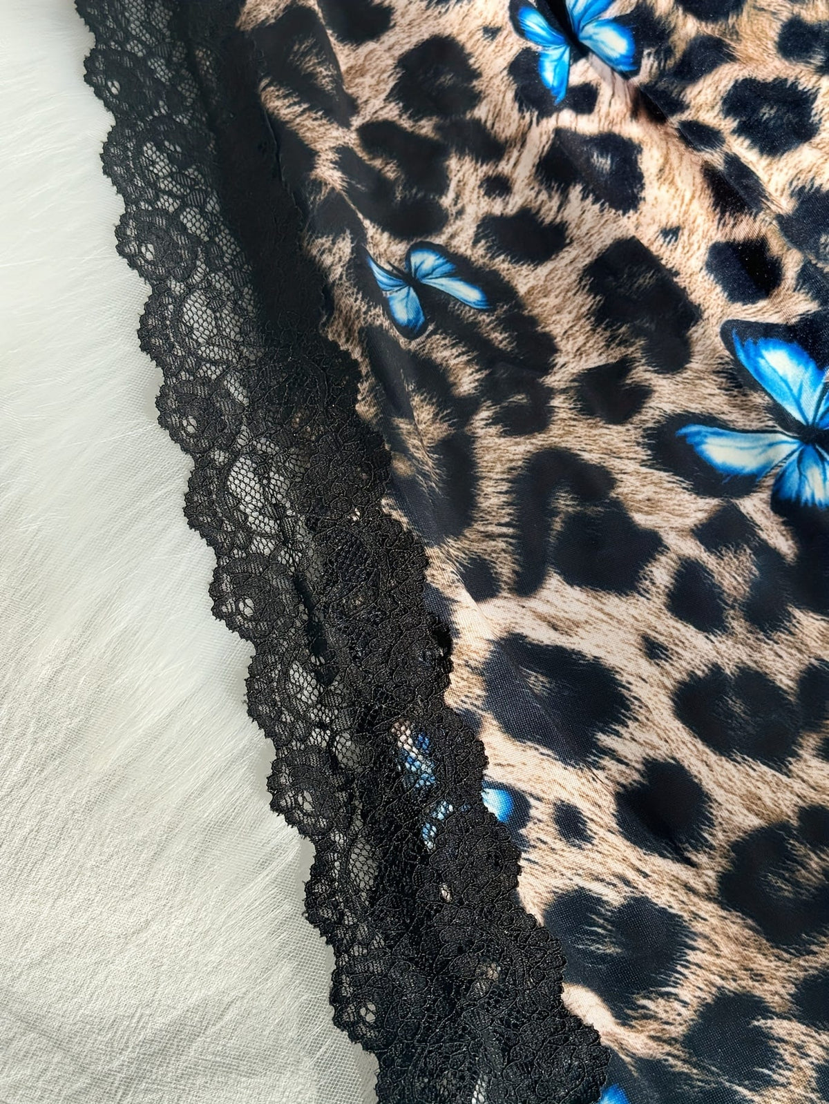 jkthpu-45 Oversized Lace Leopard And Butterfly Design Split Thigh Backless Sleepwear, Featuring Lace Patchwork And Thin Shoulder Straps with a Deep V-Neck, Suitable for Women.