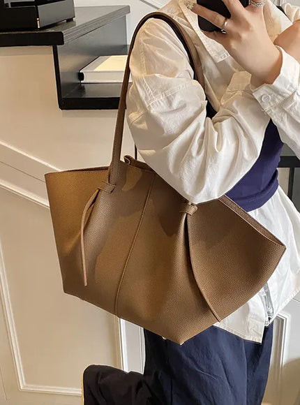 KissICON Pleated Tote – Women's Wing-inspired Statement