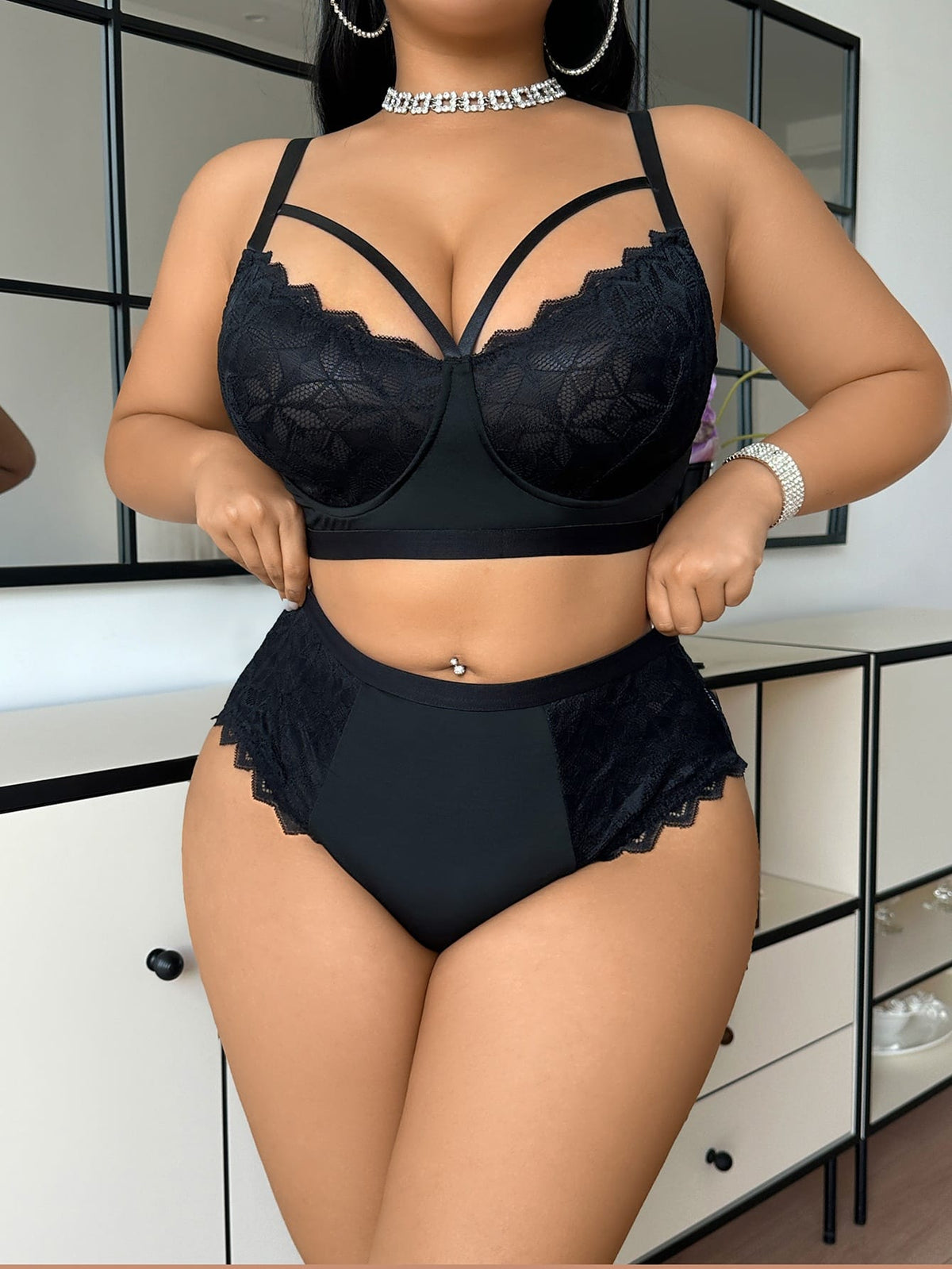 jkthpu-45 Plus Size Black Temptation Lace Sexy Lingerie Set