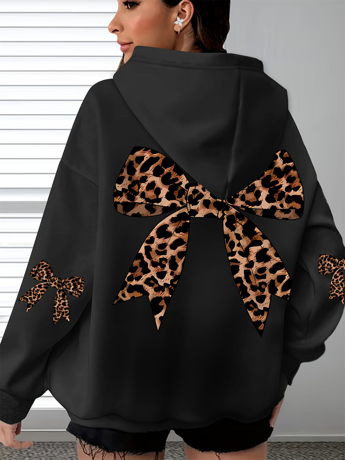 jkthpu-45 Plus Size Butterfly Print Oversized Hooded Pullover Sweatshirt – Black & Grey
