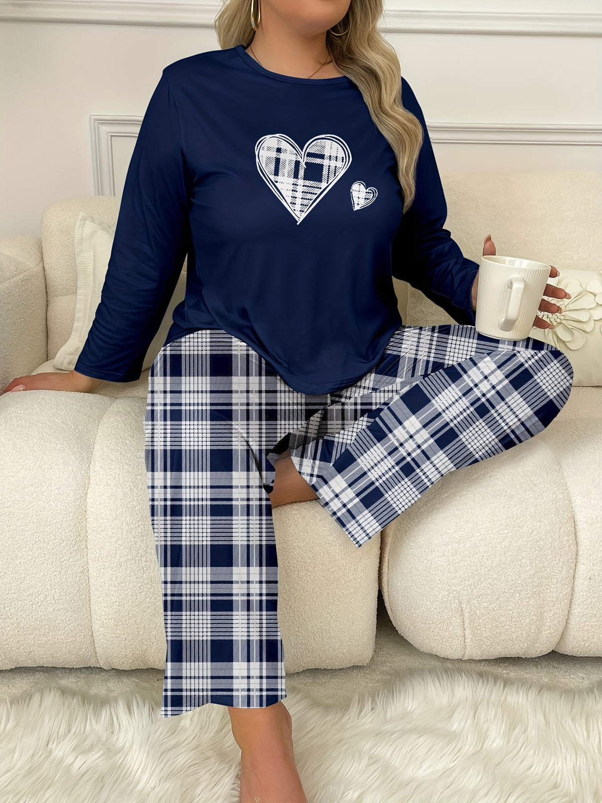 jkthpu-45 Plus Size Cozy Heart Print Long Sleeve Top