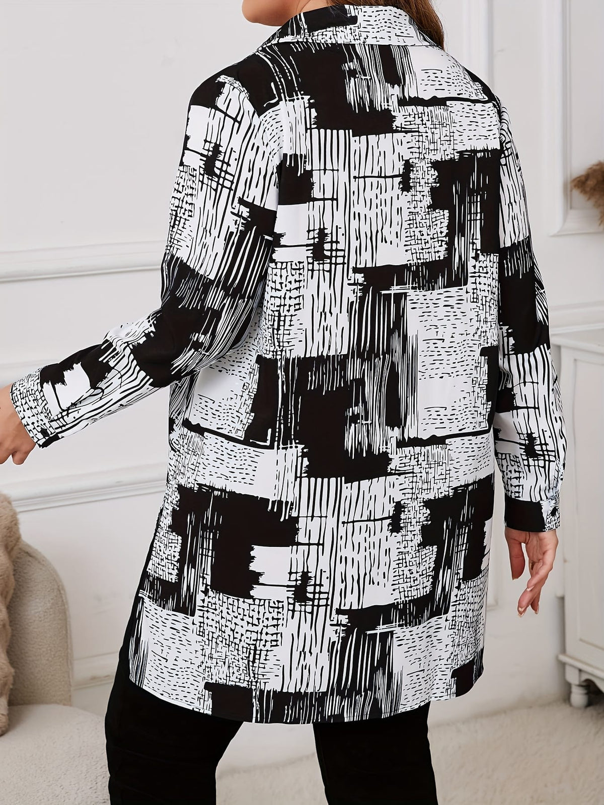 KissICON [Plus Size Elegant Geometric Shirt] Women'S Elegant Geometric-Patterned Shirt, Polyester 95% Spandex 5%, Long Sleeve with Lapel Collar, Slight Stretch Fabric, Woven, 110g/m², for Spring/Fall - Plus Size