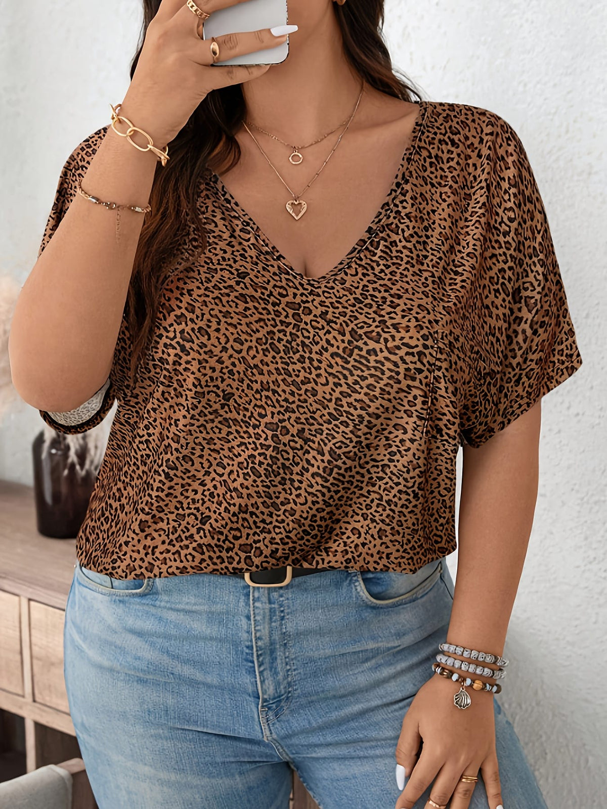 KissICON Plus Size, Everyday and Outing, Casual Leopard Print Oversized Women's T-Shirt