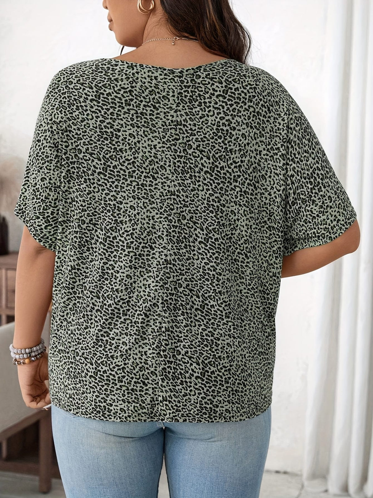 KissICON Plus Size, Everyday and Outing, Casual Leopard Print Oversized Women's T-Shirt