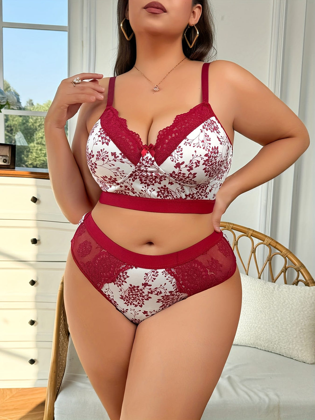 jkthpu-45 Plus Size Floral Lace Sexy Bra and Panty Set