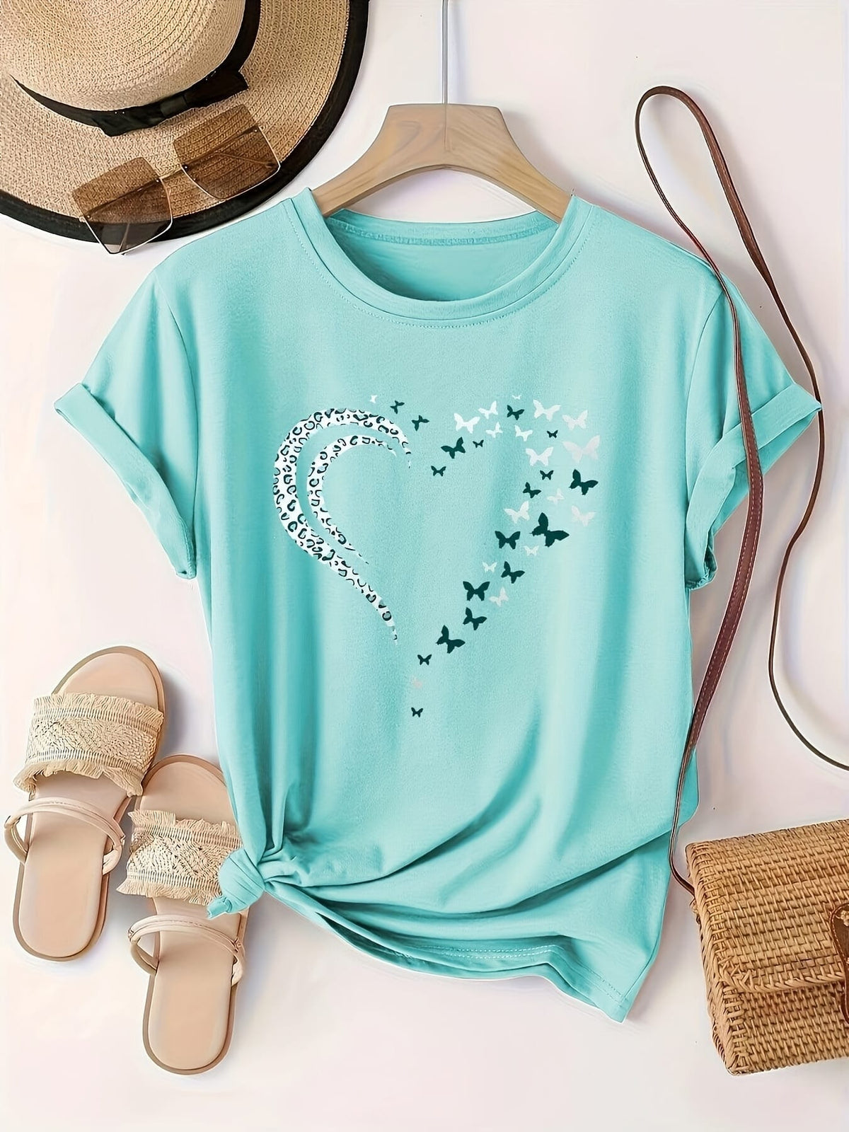 KissICON Plus Size Heart Print T-Shirt, Casual Crew Neck Short Sleeve T-Shirt, Women's Plus Size Clothing