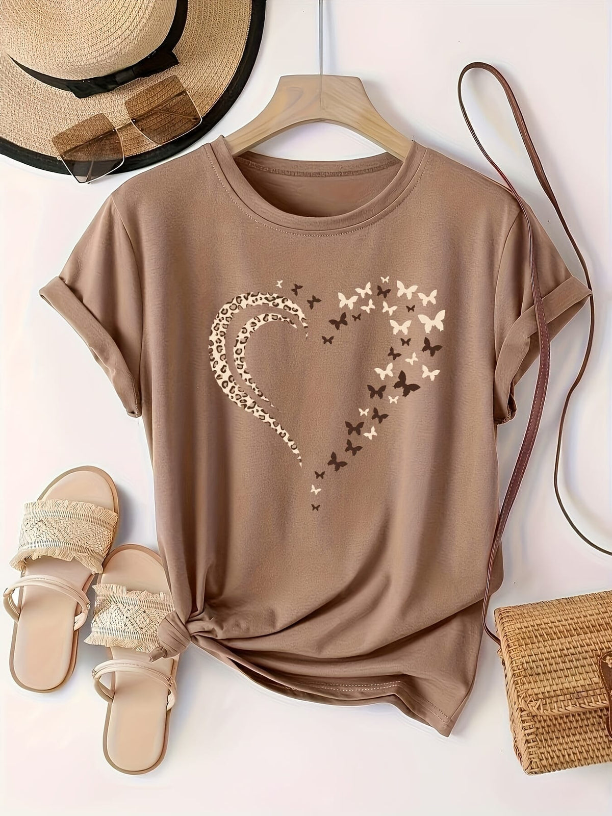 KissICON Plus Size Heart Print T-Shirt, Casual Crew Neck Short Sleeve T-Shirt, Women's Plus Size Clothing