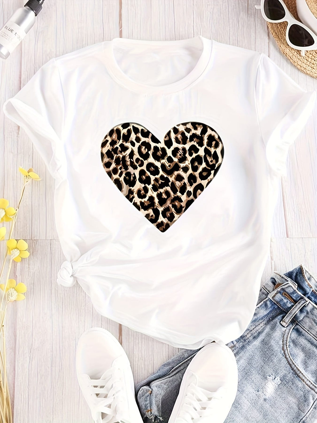 KissICON Plus Size Leopard Heart Print T-shirt - Vibrant Short Sleeve Crew Neck Casual Top for Summer & Spring - Soft, Breathable, Relaxed Fit Women's Plus Size Clothing for Everyday Wear